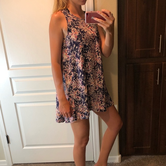 Roxy Dress, Perfect for Summer - Picture 2 of 4